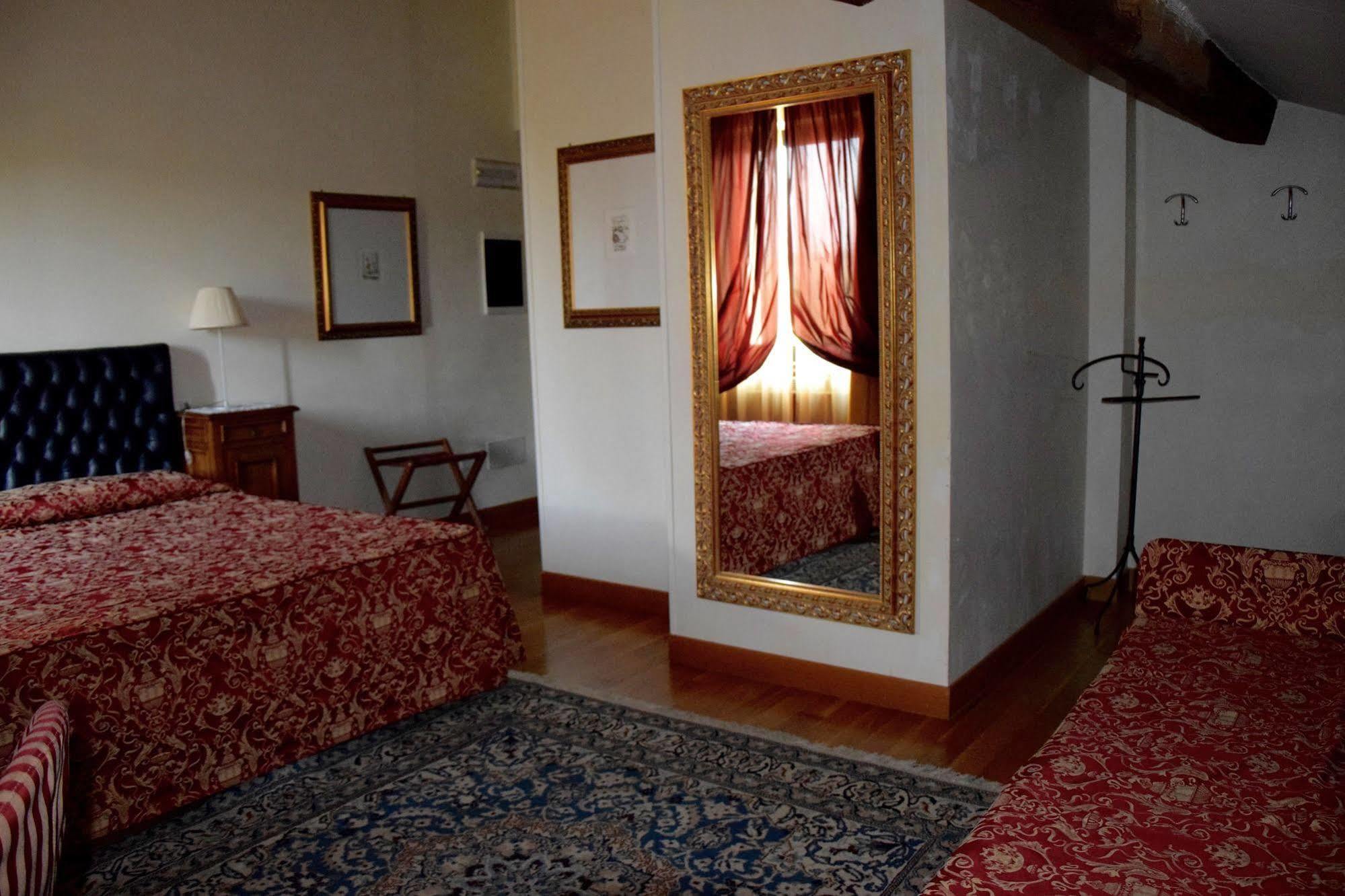 La Torre Hotel Moie מראה חיצוני תמונה