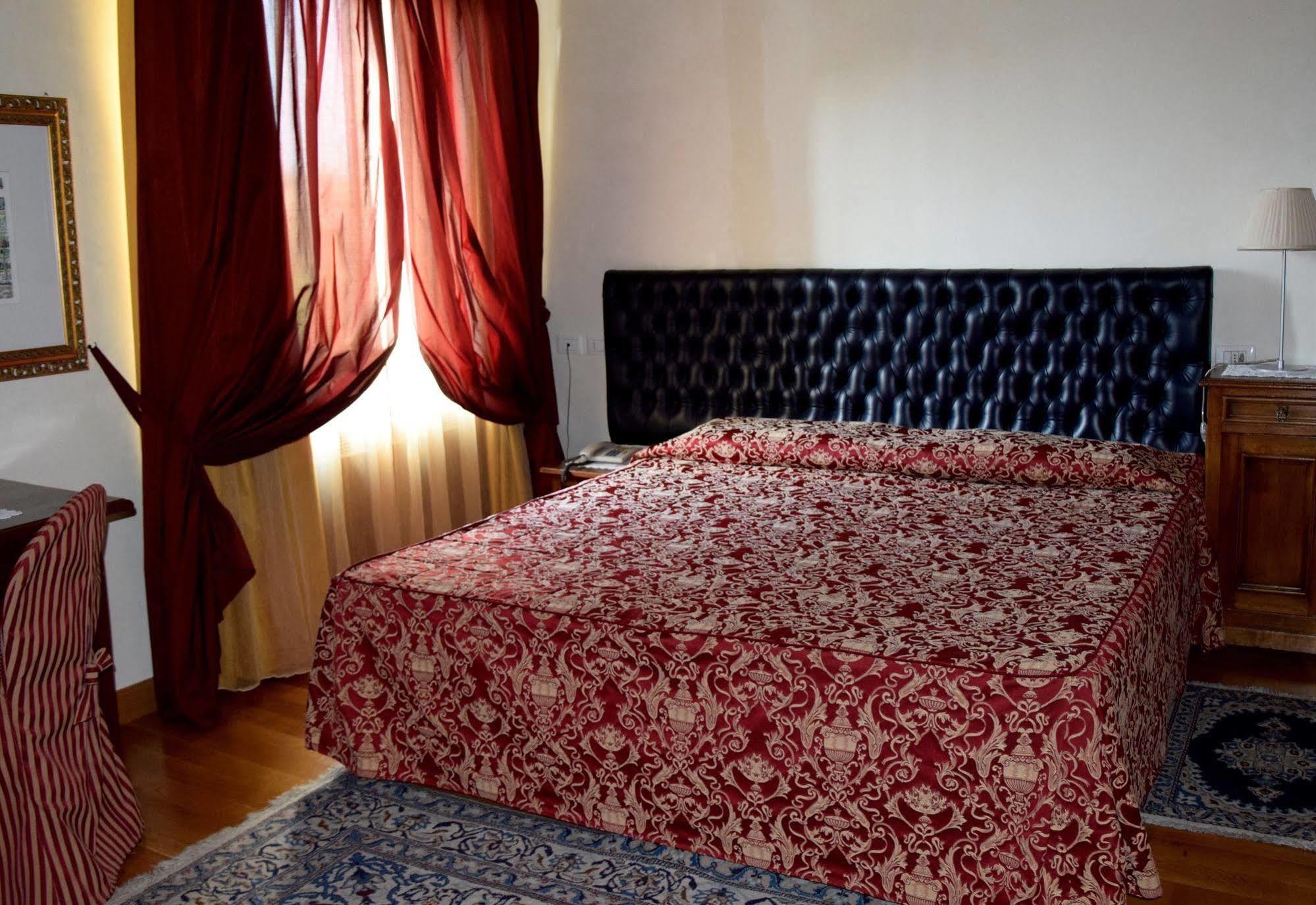 La Torre Hotel Moie מראה חיצוני תמונה