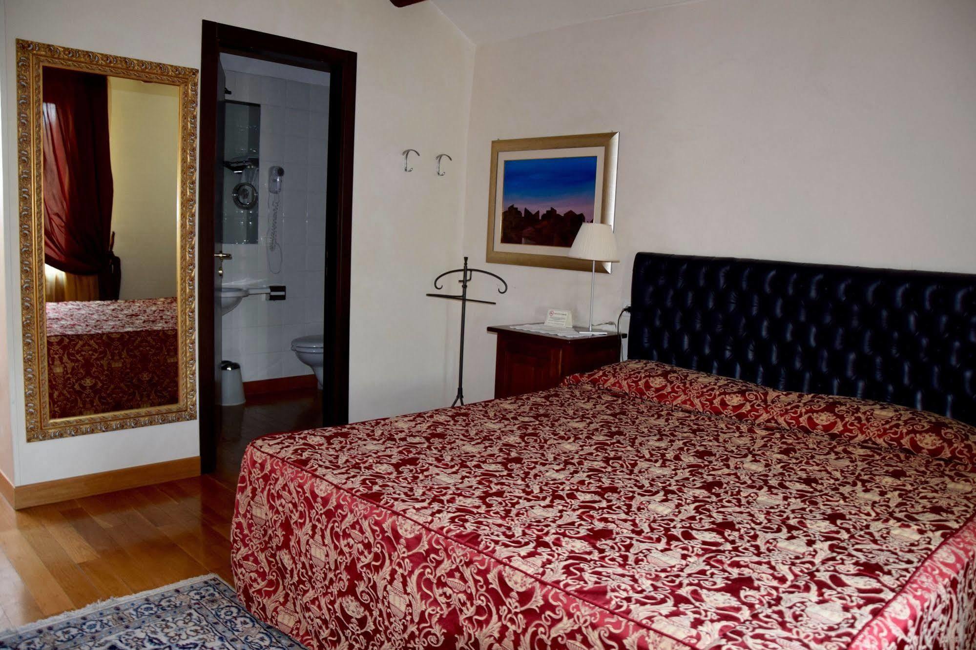La Torre Hotel Moie מראה חיצוני תמונה